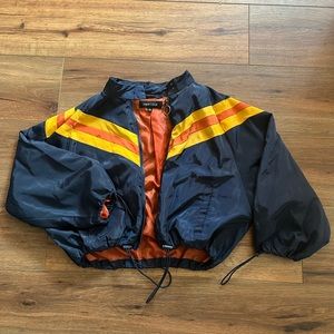 Cropped windbreaker